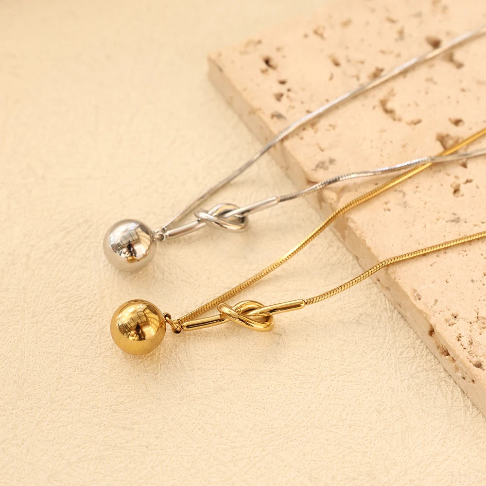 Colar Esfera Nodo Elegante