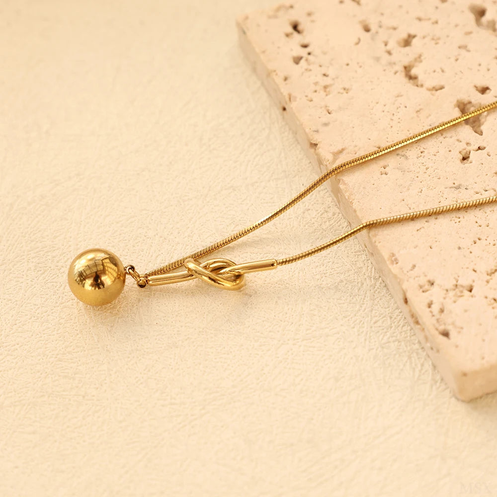 Colar Esfera Nodo Elegante
